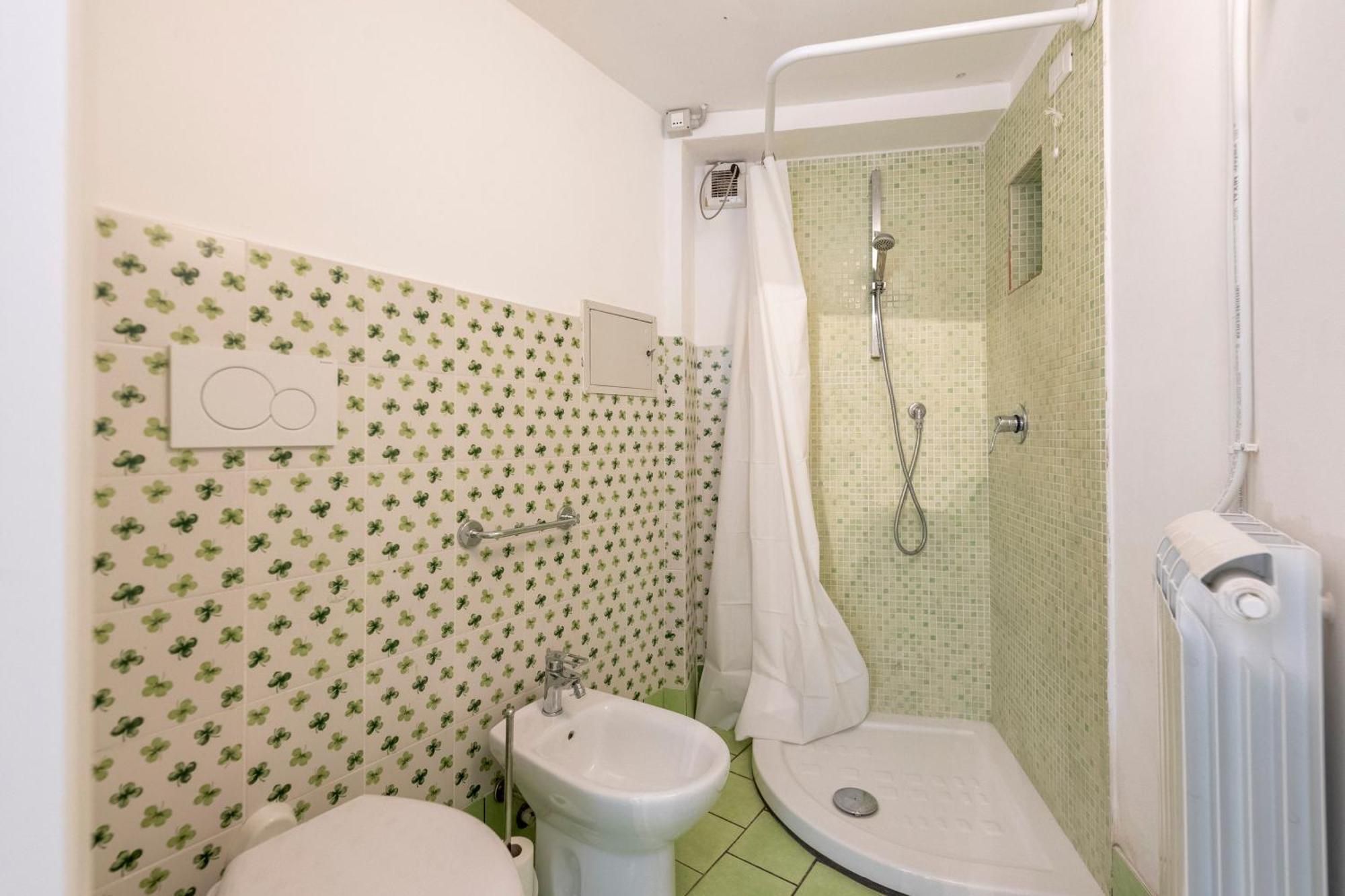 Apartment Vernazzola In - Happy *